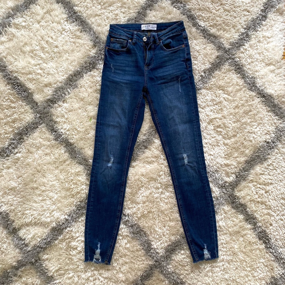 Blue skinny jeans